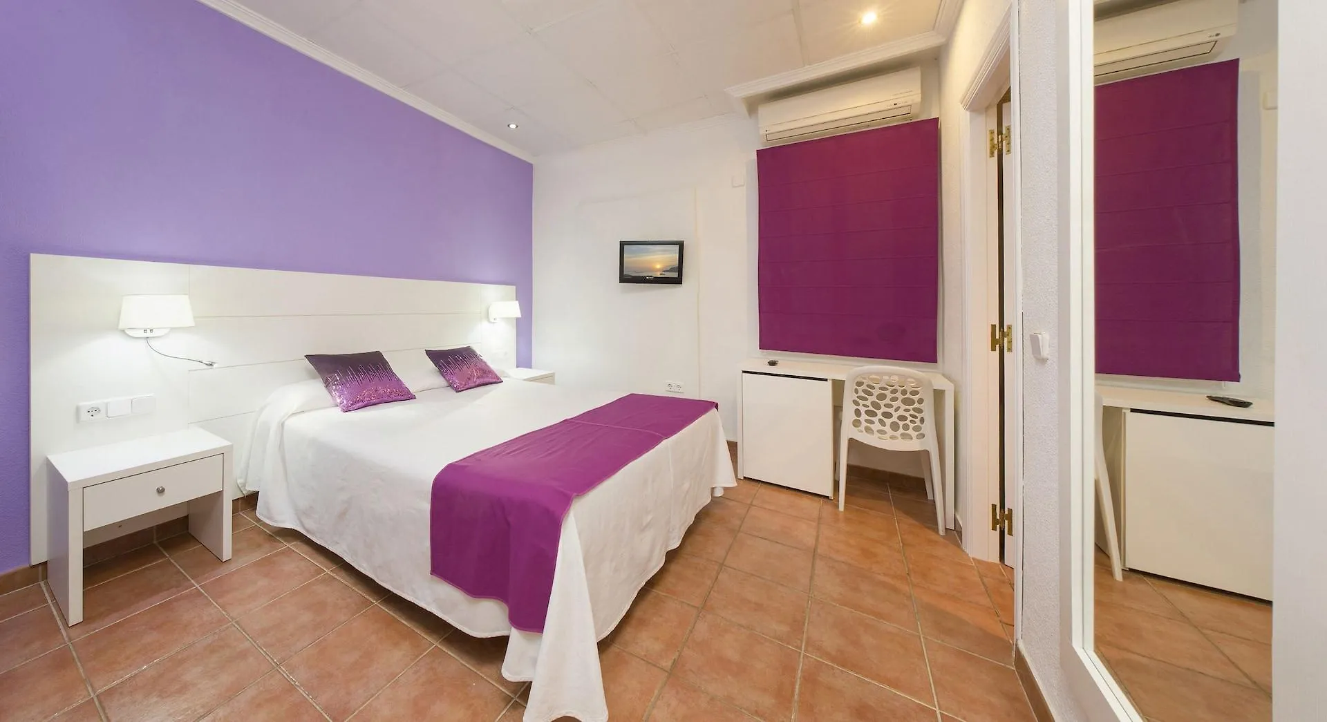 Hostal Adelino Hotel Sant Antoni de Portmany 0*,  Espanha